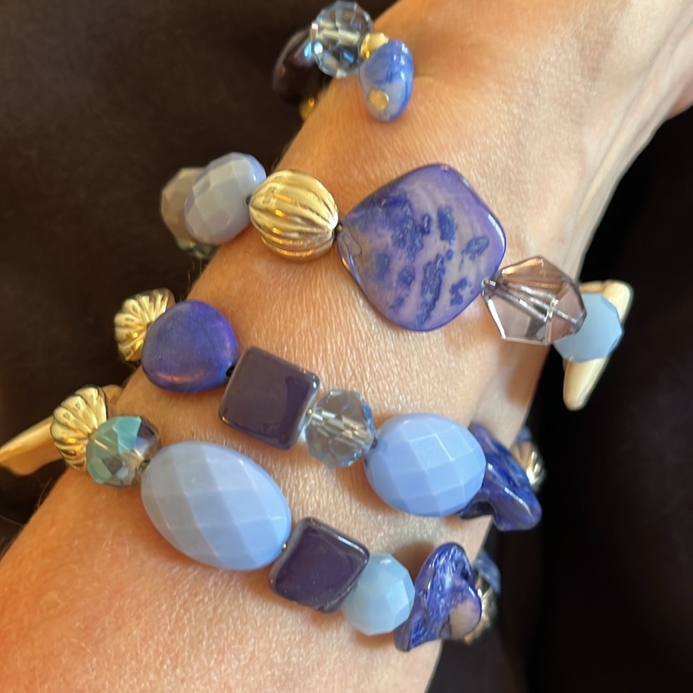 Quad wrap cool cuff crystal beaded shell stone bracelet blue white silver EUC